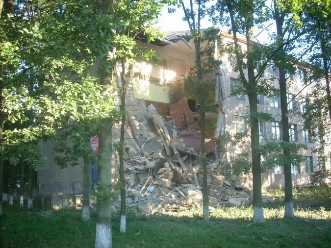 З'явилось відео з місця обвалу стіни коледжу на Волині