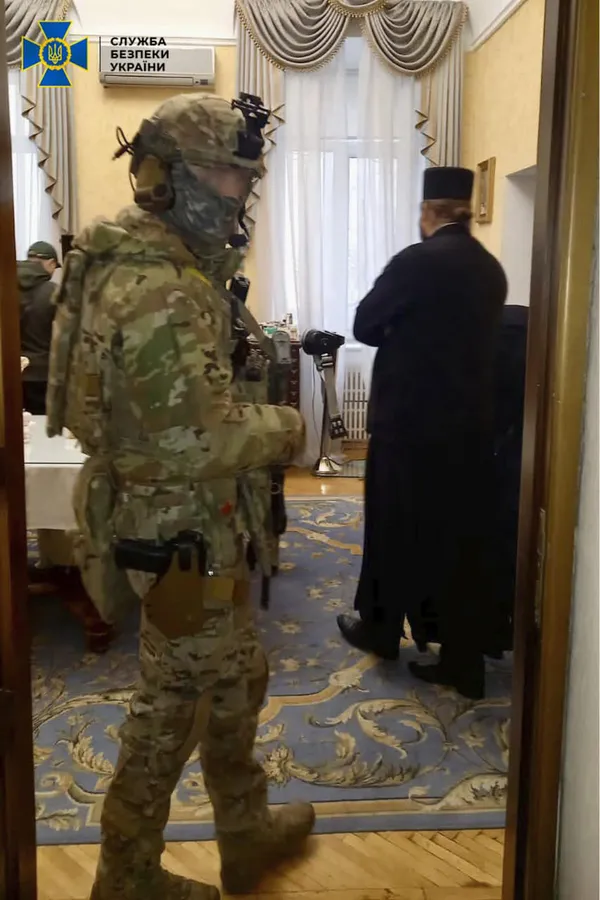 СБУ проводить обшуки в монастирях УПЦ МП на Харківщині (фото)