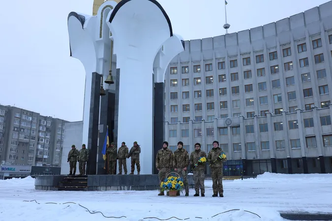 У Луцьку віддали шану Героям у День Соборності України