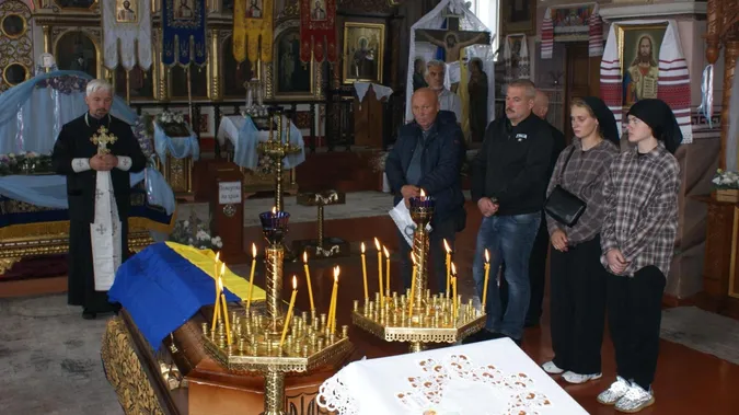 Купив будинок, а пожити не встиг: на Волині попрощалися з Героєм Віталієм Гандзюком (фото)