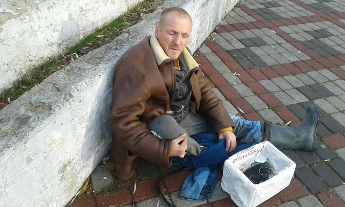 У Луцьку чоловік прикидався безногим та просив милостиню (фото)
