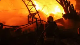 Київ знову під ударом: постраждали семеро людей, пошкодження в кількох районах (фото)
