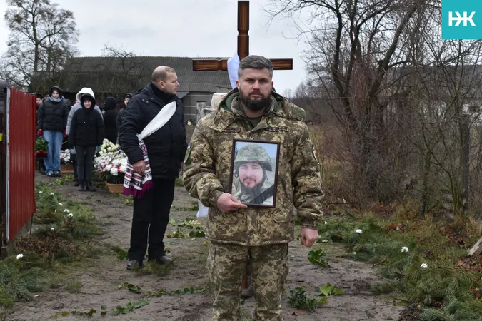 На Волині попрощалися із юним бійцем Богданом Динем (фото)