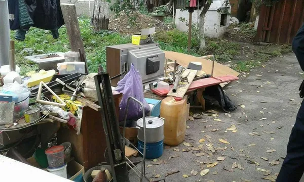У Луцьку власники незаконних гаражів намагались викрасти засоби демонтажу (фото)