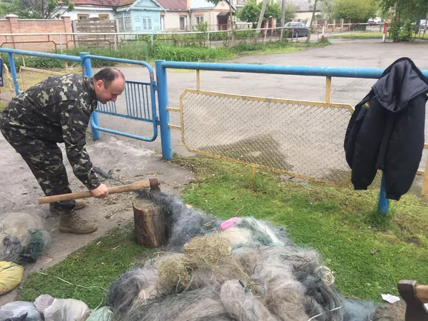 На Волині порізали й порубали майже 17 кілометрів риболовецьких сіток (фото)