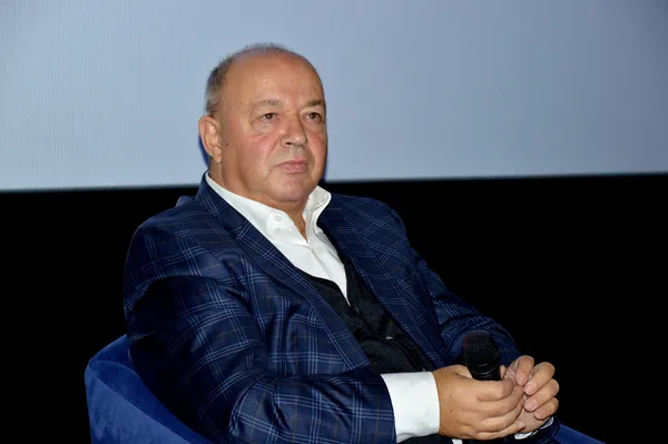 Армійська історія, сльози та онук: гендиректор «SKF Україна» розчулився під час зустрічі у Луцьку (фото)