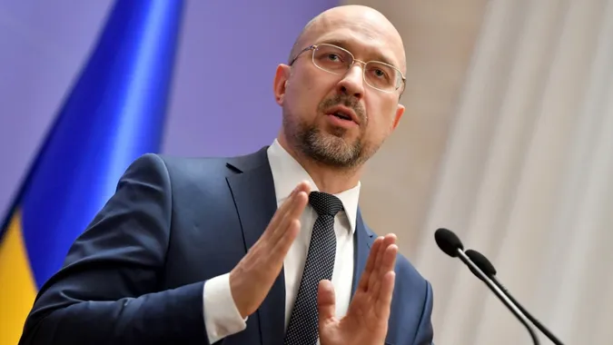 Місцева влада зможе не підвищувати тарифи на тепло і  гарячу воду, – Шмигаль