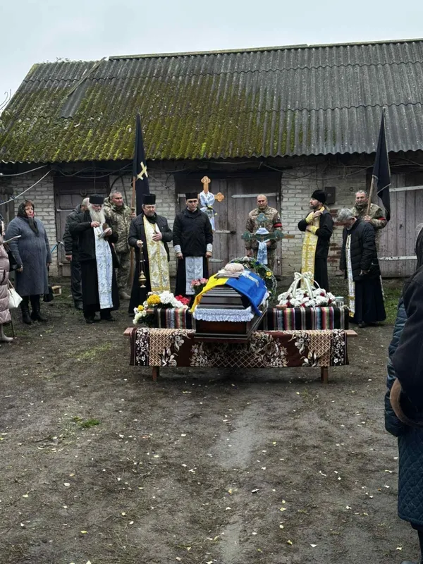 На Волині провели в останню земну дорогу Героя Юрія Віценюка (фото)