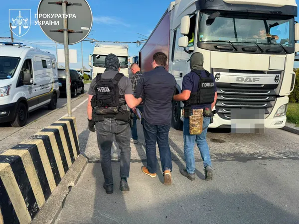 Після років переховування: до України екстрадували екснардепа та ще одного фігуранта гучної справи
