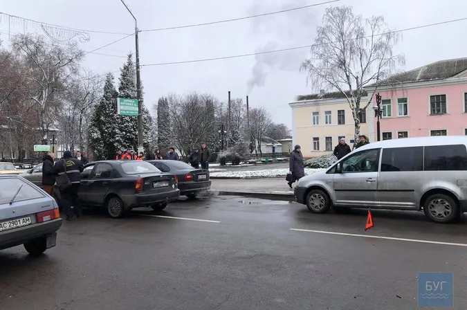 На Волині Daewoo Lanos збив пішоходів (фото)