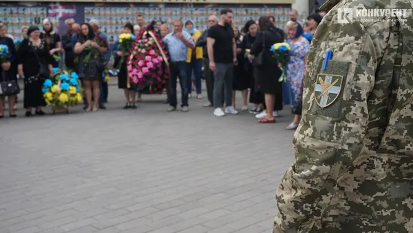 Луцьк у траурі: попрощалися із загиблим Героєм Валерієм Федюком (фото)