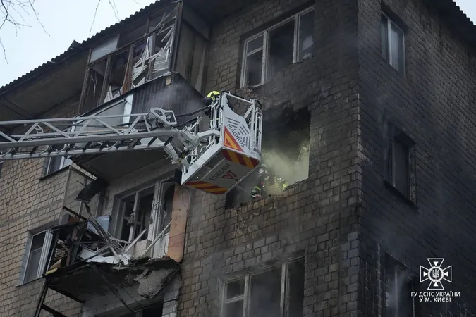 П’ятеро загиблих, не менше 40 постраждалих – наслідки ранкової атаки РФ