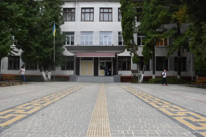 У Луцьку відремонтували три пришкільні території та спортзал (фото)