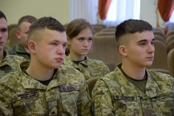 Підрозділи Волинського прикордонного загону поповнились молодими офіцерами (фото)