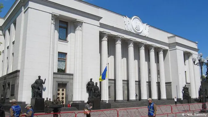 Верховна Рада остаточно заборонила діяльність проросійських партій в Україні