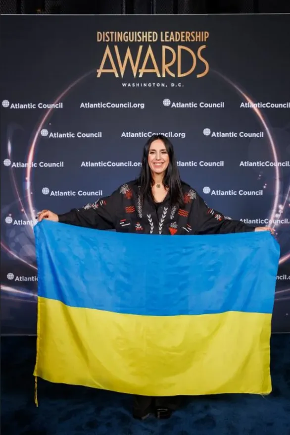 За роботу на благо країни: Джамала отримала нагороду від Атлантичної ради США (відео, фото)