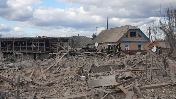 На Київщині снаряд РФ влучив у будинок: троє загиблих (фото)