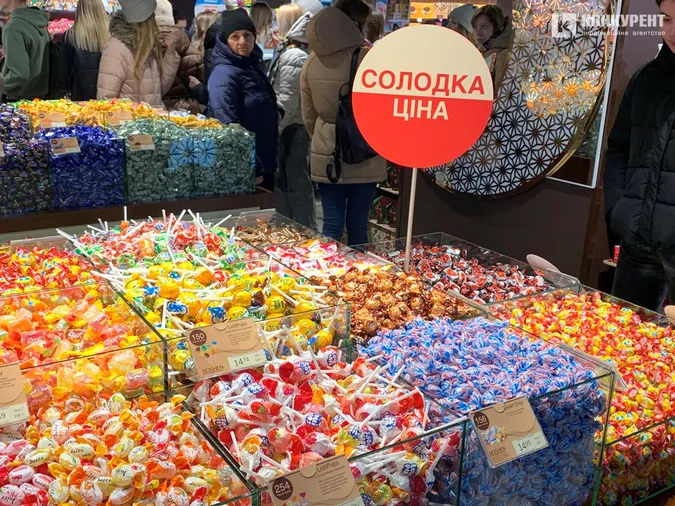 Які ціни у новому магазині «Roshen» у Луцьку (фото)