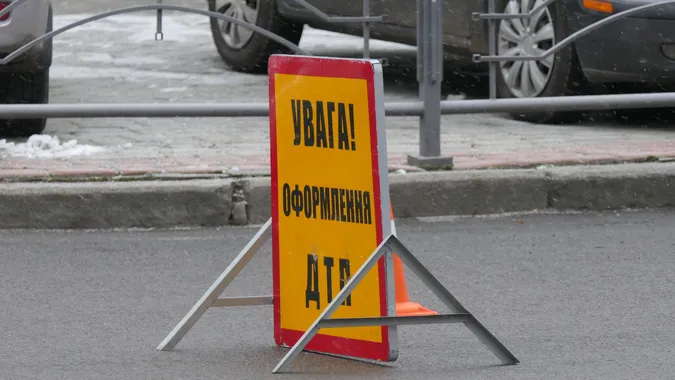 Смертельна аварія на Волині: автомобіль збив пішохода