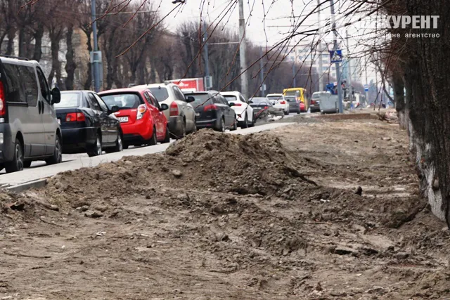 Війна війною, а ремонт за розкладом: що коїться на проспекті Волі у Луцьку (фото)