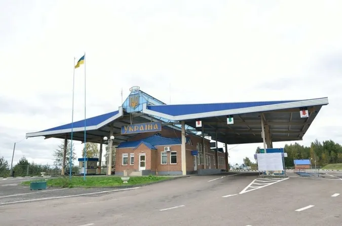 Луцькі прикордонники знайшли авто з фальшивими документами