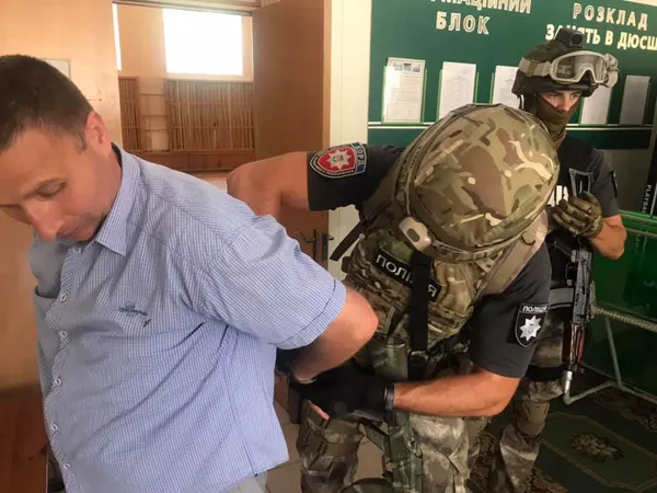 Пожежа, перекриття дороги і заручники: на Волині усі служби підготувалися до виборів (фото)