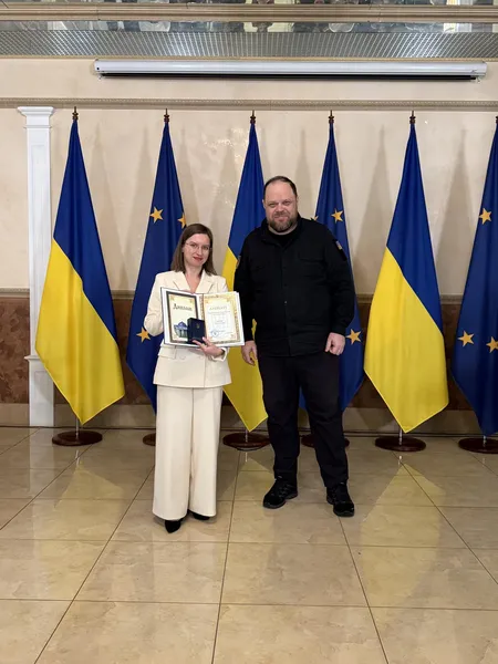 Доцентка волинського вишу отримала відзнаку від Верховної Ради (фото)