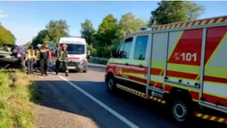 Авто прошило наскрізь: на Ковельщині легковик в'їхав у відбійник (відео)