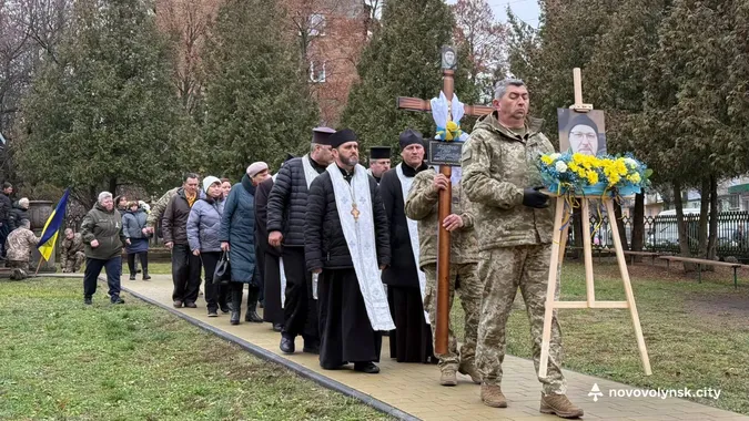 У Нововолинську попрощалися із загиблим бійцем Олегом Головенком (фото)