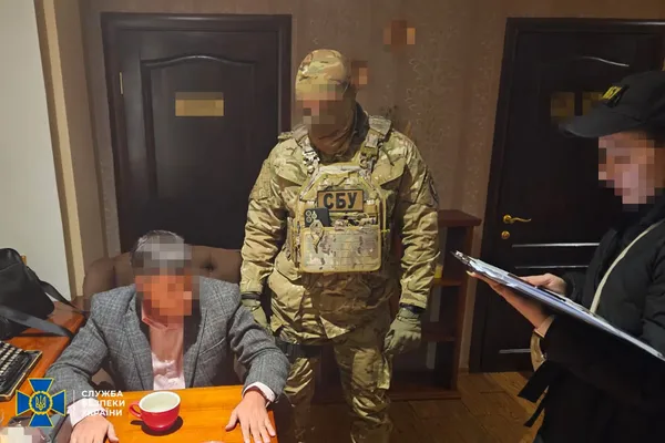 На хабарі викрили заступника голови Запорізької облради та його спільників (фото)