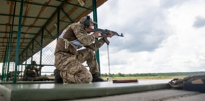 Луцький нацгвардієць «перестріляв» з АКМ усіх на змаганнях (фото)