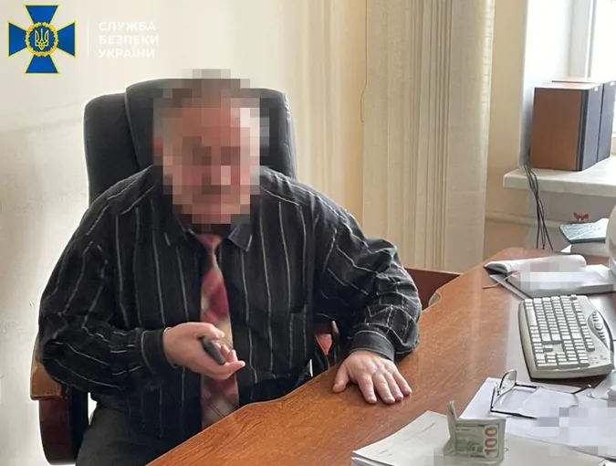 На Волині адвокату, який підбурював клієнта дати хабаря судді, повідомили про підозру