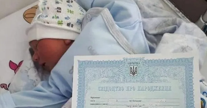 У Луцьку двом дітям не видавали свідоцтво про народження, бо мати народжувала їх не в лікарні