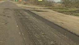 На Ковельщині латають зношену дорогу (фото)