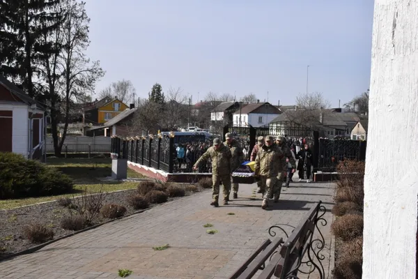 Загинув майже пів року тому: на Волині попрощалися з воїном Тарасом Шавлаєм (фото)
