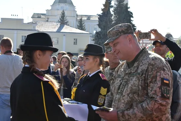 Учні військового ліцею в Луцьку склали присягу (фото)