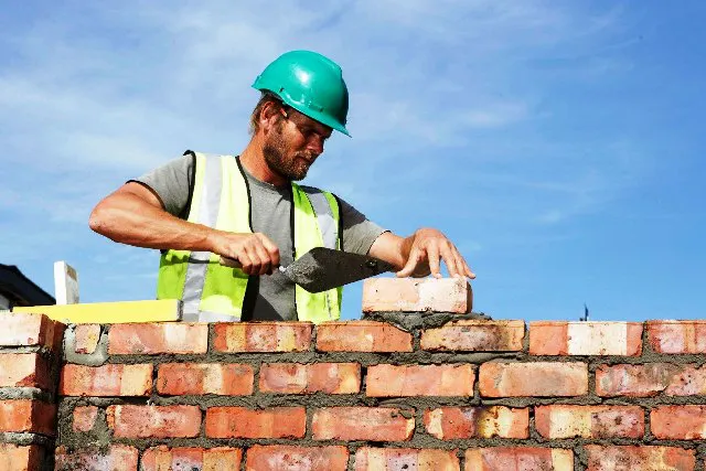 Не легалізувати, а знести: у Луцьку візьмуться за незаконне будівництво