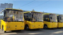 Рівненські учні їздитимуть до школи новими автобусами (фото)