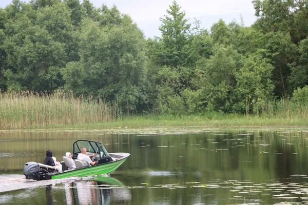 Будиночок на березі Прип’яті, прогулянки човном і риболовля: де відпочити на Волині (фото)