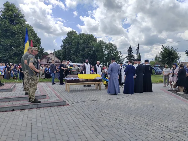 Загинув у Курській області: на Волині попрощалися з воїном Віктором Кревським (фото)