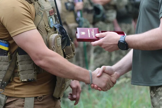 Воїнам «князівської» бригади вручили нагороди з нагоди Дня Конституції (фото)