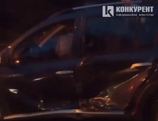 Рух ускладнено: на Дубнівській у Луцьку аварія, побилися «фольц» і «нісан» (відео)