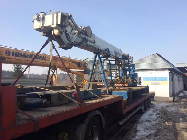 Накрутив 650 тисяч: білорус віз через «Доманове» автомобілі за липовими документами (фото)
