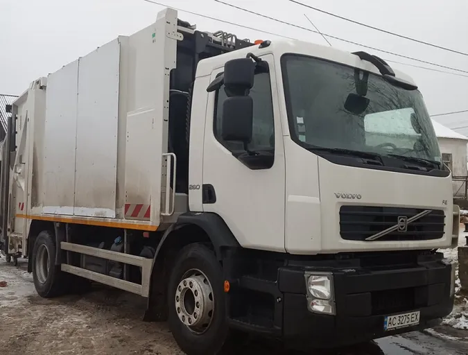 Шацька громада купила новий сміттєвоз вартістю 1,5 млн гривень (фото)