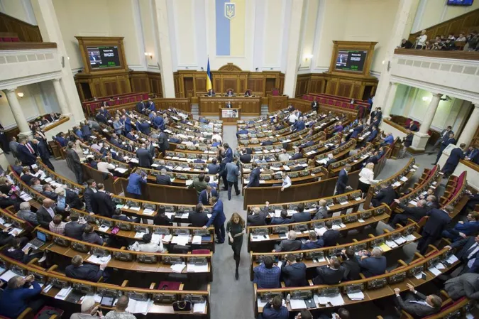 Уряд прийняв закон про фінансову реструктуризацію боргів приватних компаній