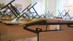 На Волині учня, який не здав гроші на ремонт, посадили за стару парту 