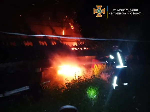 Негода на Волині: 5 пожеж через влучання блискавки за добу і підтоплення (фото)