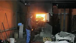 Показали, як знищують наркотики, знайдені у пасажирів та в посилках (фото, відео)
