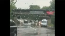 У Луцьку під мостом на Дубнівській – потоп (фото)