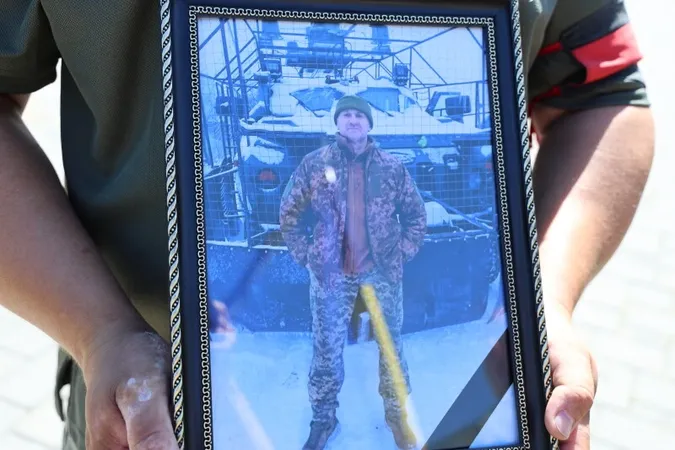 У Луцьку попрощались із Героєм Едуардом Павловським (фото)